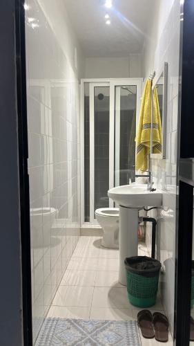 Kopalnica v nastanitvi RESIDENCE ADSL Studio Dakar
