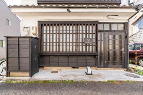 El edificio en el que está la casa vacacional