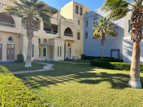 Marina Beach Front 3 Br Duplex