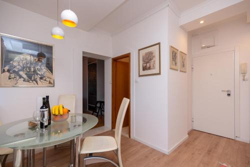 Cozy apartment with balcony in center