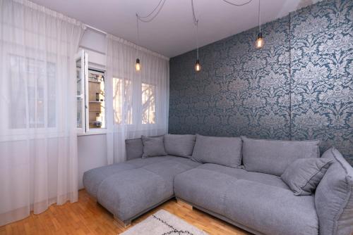 Cozy apartment with balcony in center