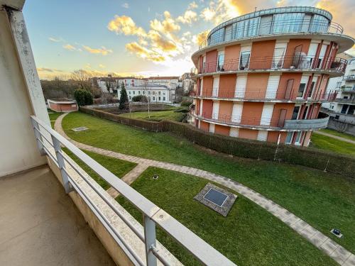 Cozy appartement avec terrasse et parking