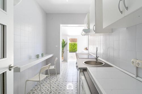 Η κουζίνα ή μικρή κουζίνα στο Mediterranean Way - La Mora B-C