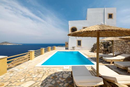 Πισίνα στο ή κοντά στο Slow Luxury Patmos Hideaway Villas Sophia, Tatyana and Leda with panorama and pool