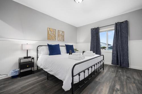 Ένα ή περισσότερα κρεβάτια σε δωμάτιο στο Relaxing 3BD Home in Morton