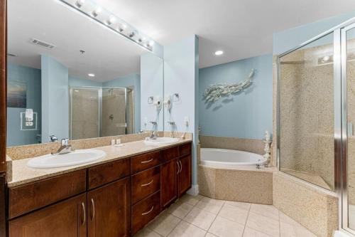 A bathroom at Laketown Wharf 1125