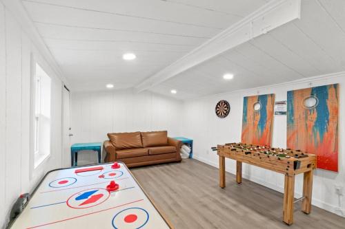Spacious Dog-Friendly Unit with Game Room & Private Yard, Walk to East PCB Beach photo 11