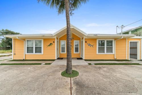 Spacious Dog-Friendly Unit with Game Room & Private Yard, Walk to East PCB Beach photo 12