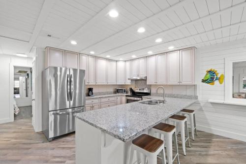 Spacious Dog-Friendly Unit with Game Room & Private Yard, Walk to East PCB Beach photo 13