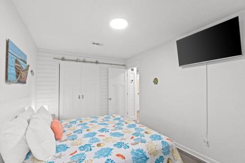 Spacious Dog-Friendly Unit with Game Room & Private Yard, Walk to East PCB Beach photo 20
