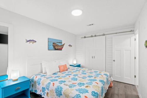 Spacious Dog-Friendly Unit with Game Room & Private Yard, Walk to East PCB Beach photo 8