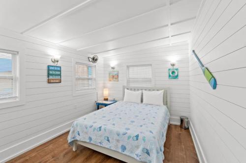 Spacious Dog-Friendly Unit with Game Room & Private Yard, Walk to East PCB Beach photo 3