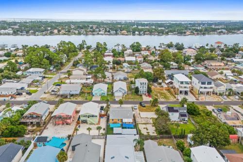 Spacious Dog-Friendly Unit with Game Room & Private Yard, Walk to East PCB Beach photo 27