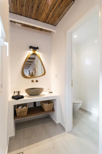 Gallery image of Irida Luxury Residence in Adamas
