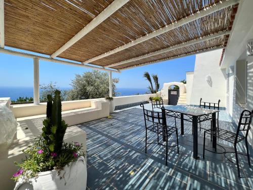 Afbeelding uit fotogalerij van Romantic 10 minutes from the beach in Conca dei Marini