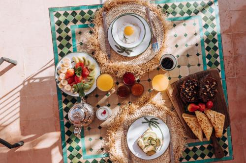 Mad på riaden eller i nærheden