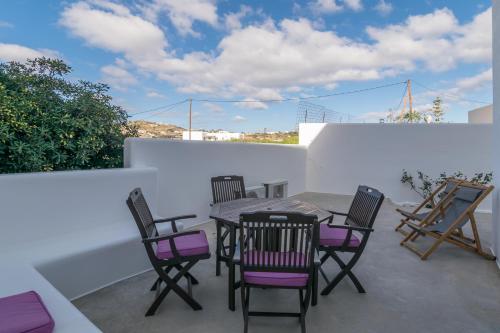 Tsakanos Home