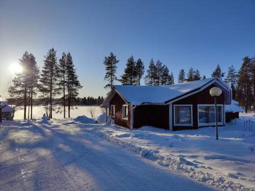 Rentola Lapland a peaceful and cozy cottage om vinteren
