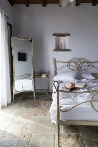 Gallery image of Ydrousa maisonette 2, Isternia, Tinos in Istérnia