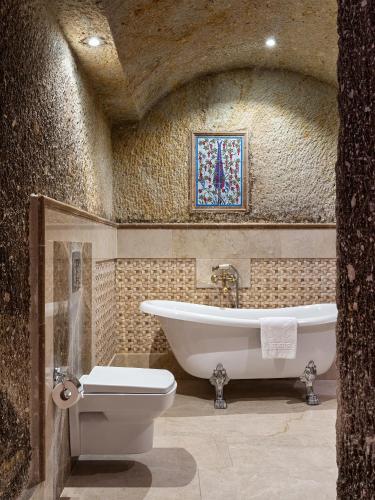 Phòng tắm tại Aza Cave Cappadocia Adult Hotel