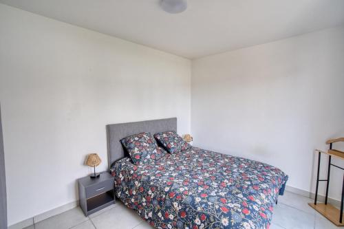 Postel nebo postele na pokoji v ubytování Cosy Les mathes