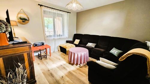 Gallery image of Gîte de France La maroussie 3 épis - Gîte de France 6 personnes MAE-5131 in Salon-la-Tour