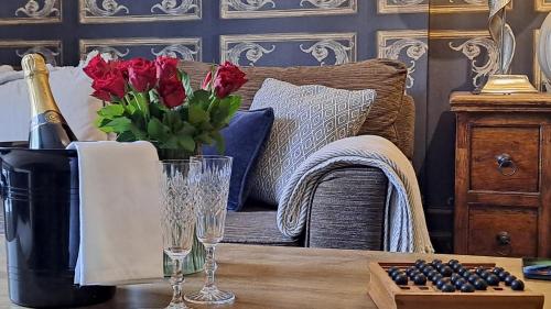 Zona de estar de Ironbridge View Townhouse WINNER 2025 UK MOST PICTURESQUE SELF-CATERING HOLIDAY HOME & WINNER SELF-CATERING ACCOMMODATION OF THE YEAR 2025