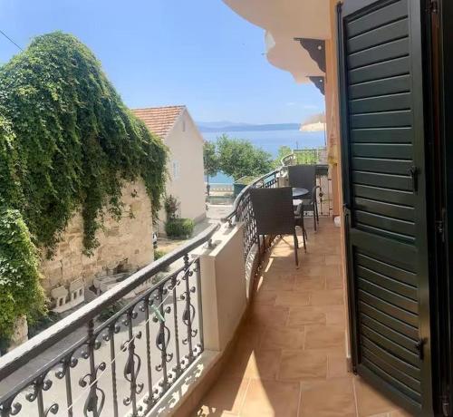 Apartment in Podgora with sea view, terrace, air conditioning, WiFi 3812-1
