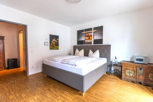 Postel nebo postele na pokoji v ubytování Hotel Freischütz