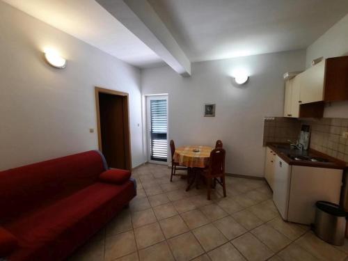 Apartment in Podgora with sea view, terrace, air conditioning WiFi 3812-5