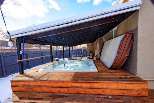 Φωτογραφία από το άλμπουμ του Smart House [HotTub/Pets/420] στο Ντένβερ