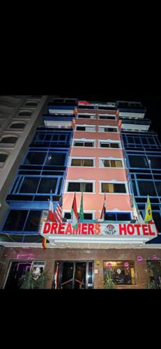 El edificio en el que está el hotel