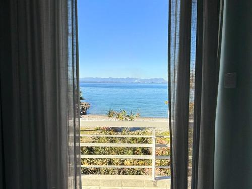 Kamari Apartments seafront