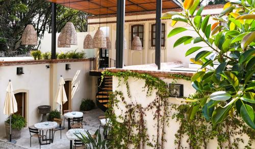 Το κτήριο όπου στεγάζεται  το bed & breakfast