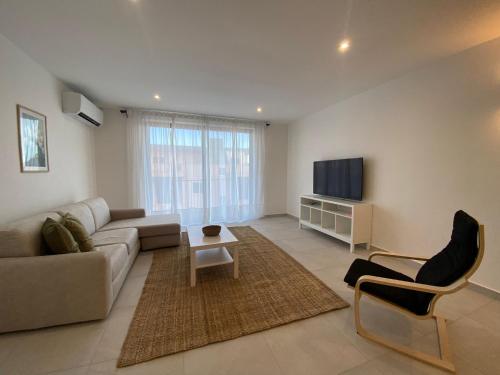 Swieqi Malaika New Apt 8にあるテレビまたはエンターテインメントセンター
