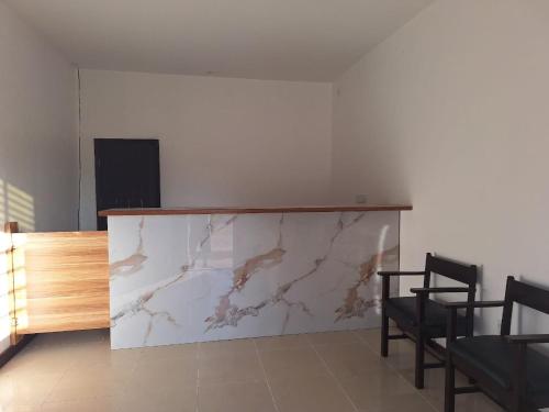 Ruang duduk di Day And Night Hotel Belmopan