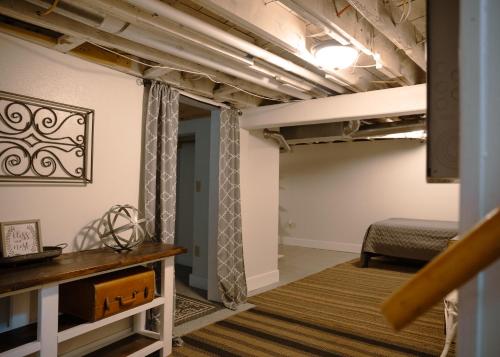 Katil atau katil-katil dalam bilik di East Side Motel & Cabins