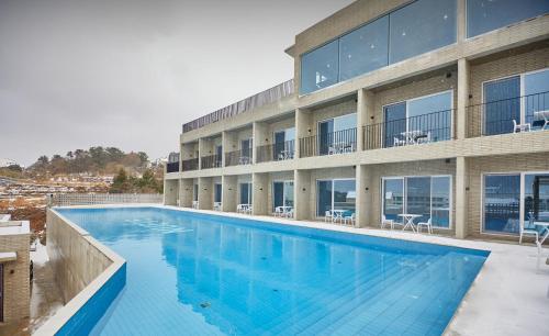 Swimmingpoolen hos eller tæt på Jeju NuevePoolvilla Aewol