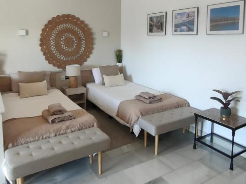 Bright & Cozy studio in the center of Puerto Banus, pool and terrace.