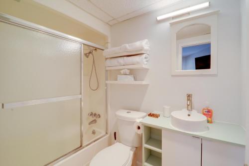 a bathroom with a toilet and a shower and a sink at Ski, Hike & More! Couple's Getaway in Beech Mtn in Beech Mountain