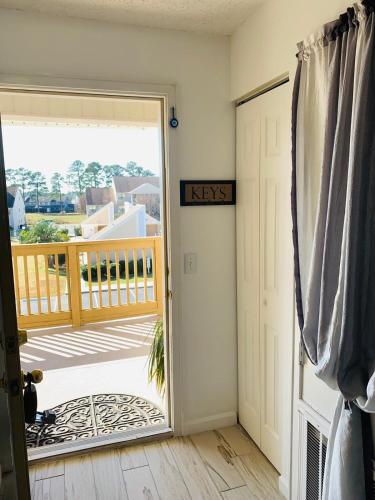 Балкон или терраса в BAY TREE gorgeous condo in Little River