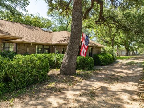 Κήπος έξω από το Amazing Grace Ranch Retreat