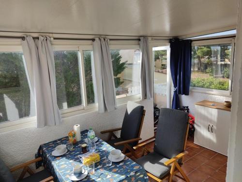 Gruissan: 4 Pers, Clim, Parking, Proche Centre - FR-1-796-81