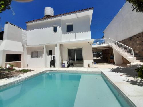 Bazén v ubytování Casas Lotes y Sierras nebo v jeho okolí