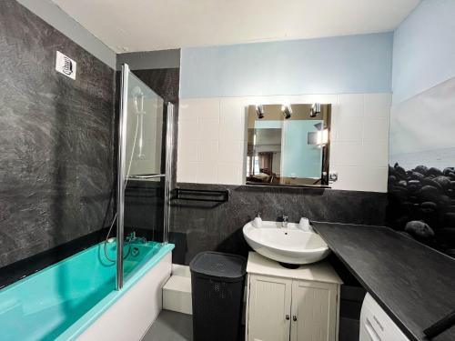 Koupelna v ubytování EDEN APPART - 3 PIECES - 6 PERS dans une résidence calme