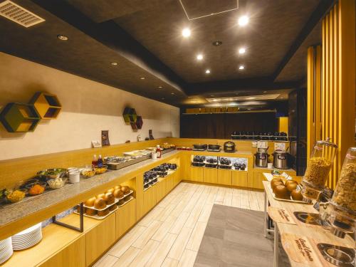 Makanan di atau berdekatan hotel