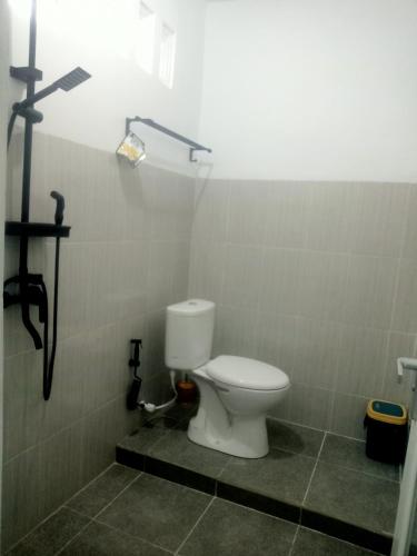 Un baño de LilyPad guest house