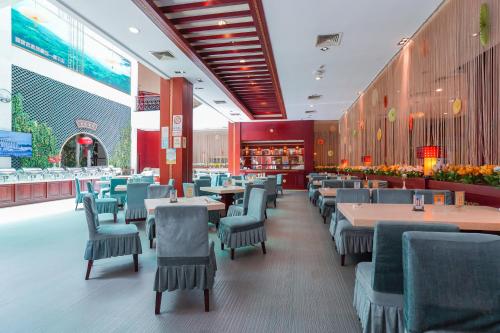 Restaurace v ubytování Moganshan Hotel