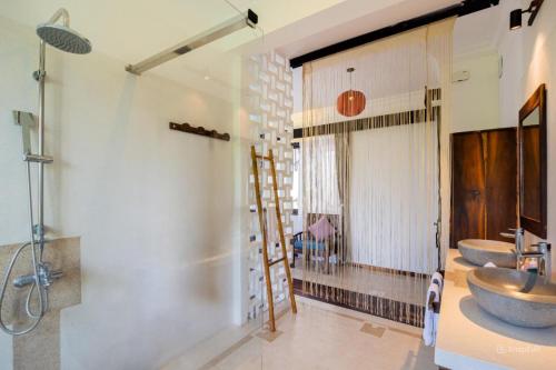 Bagno di Tra Que Mansion
