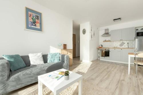 Spacious Apartment with Balcony in Gdańsk by Rent like home